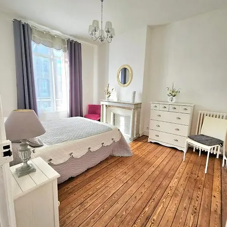 Douillet En Hyper Centre De *