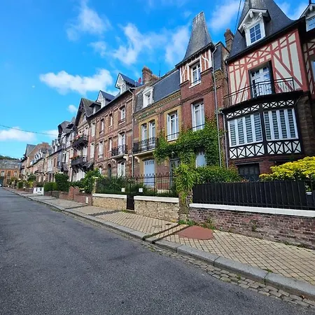 Douillet En Hyper Centre De