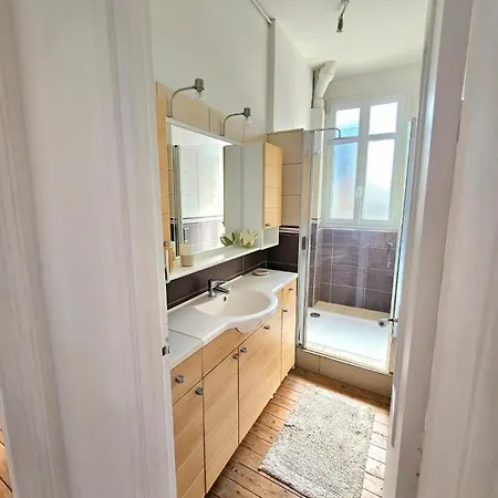 Douillet En Hyper Centre De