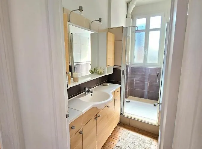 Douillet En Hyper Centre De